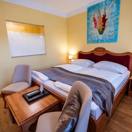 Vulkan Residenz I Self Check-in Hotell 3*