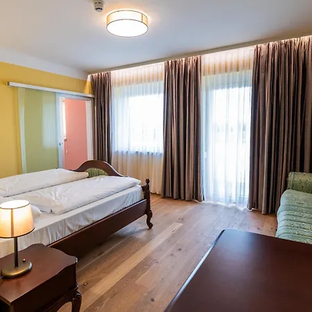 Vulkan Residenz I Self Check-in Hotell