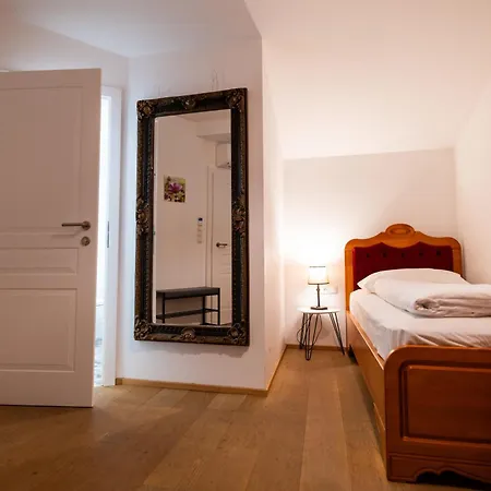 Vulkan Residenz I Self Check-in Hotell Schwarzautal